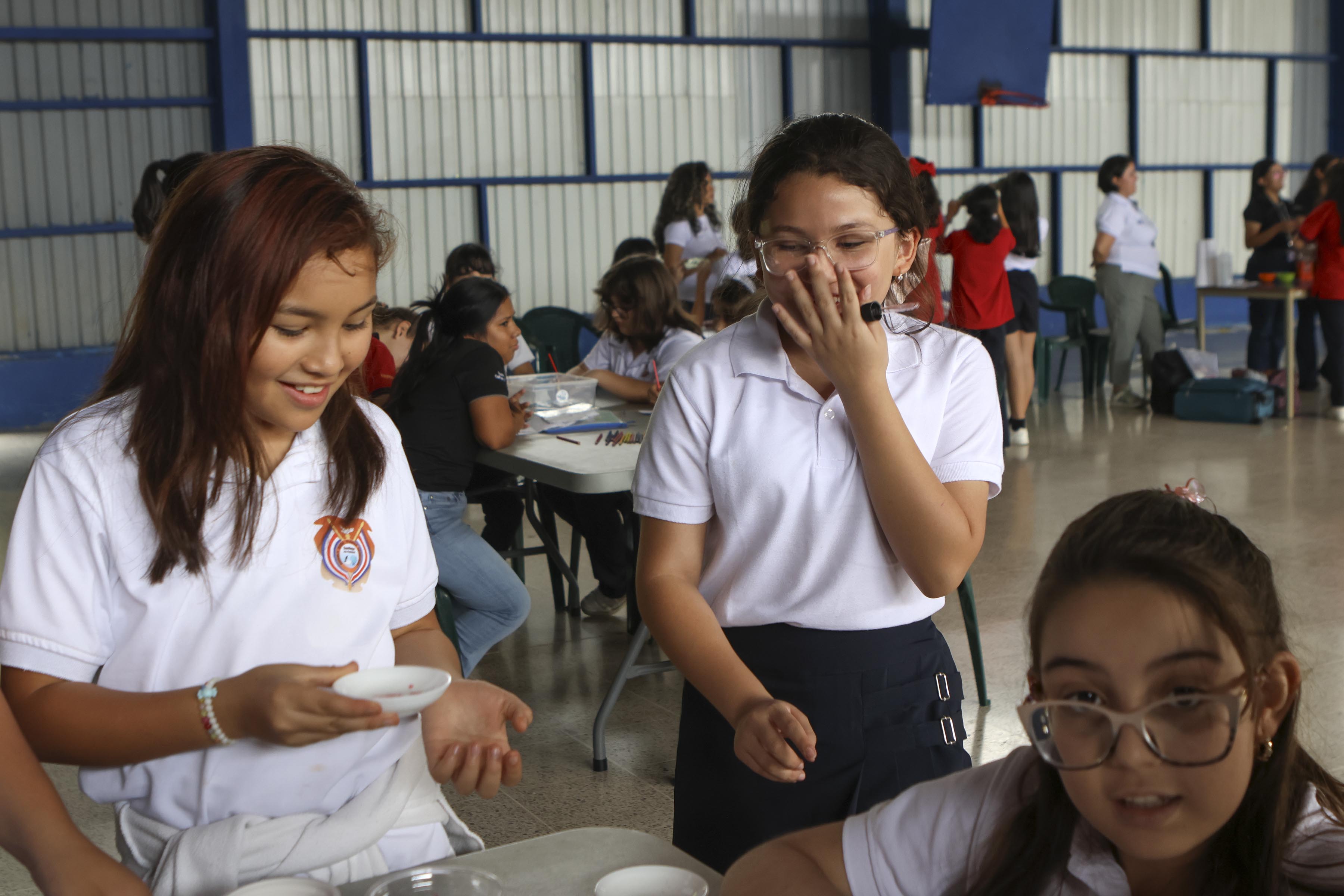 Ensayo Equidad de Género. MATERIAL EMBARGADO PARA PUBLICAR EN LA REVISTA DOMINICAL. LOS CONSENTIMIENTOS DE LAS MENORES DE EDAD SOLO SON PARA ESTA PUBLICACION EN LA REVISTA DOMINICAL.
