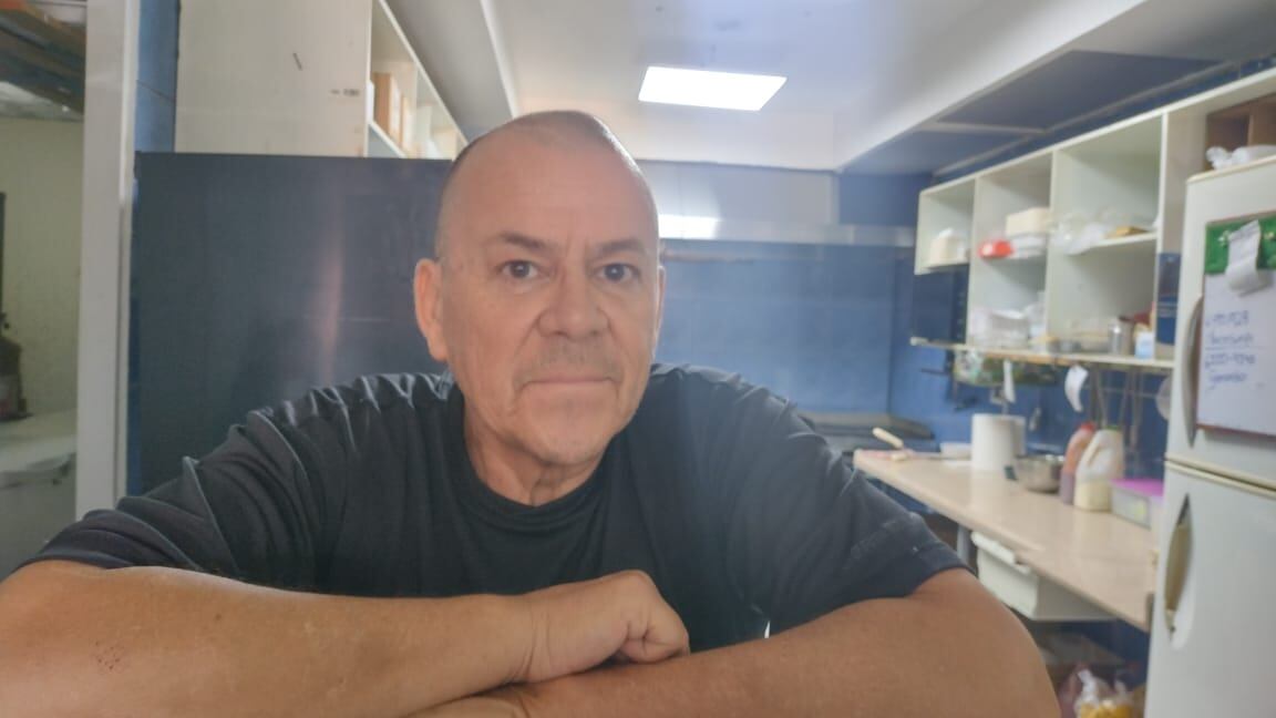 Marco Abarca, comerciante de 60 años, lamentó que la inseguridad llegue a pueblos tranquilos como ese, donde ha vivido en paz por muchas décadas. Foto: Keyna Calderón.