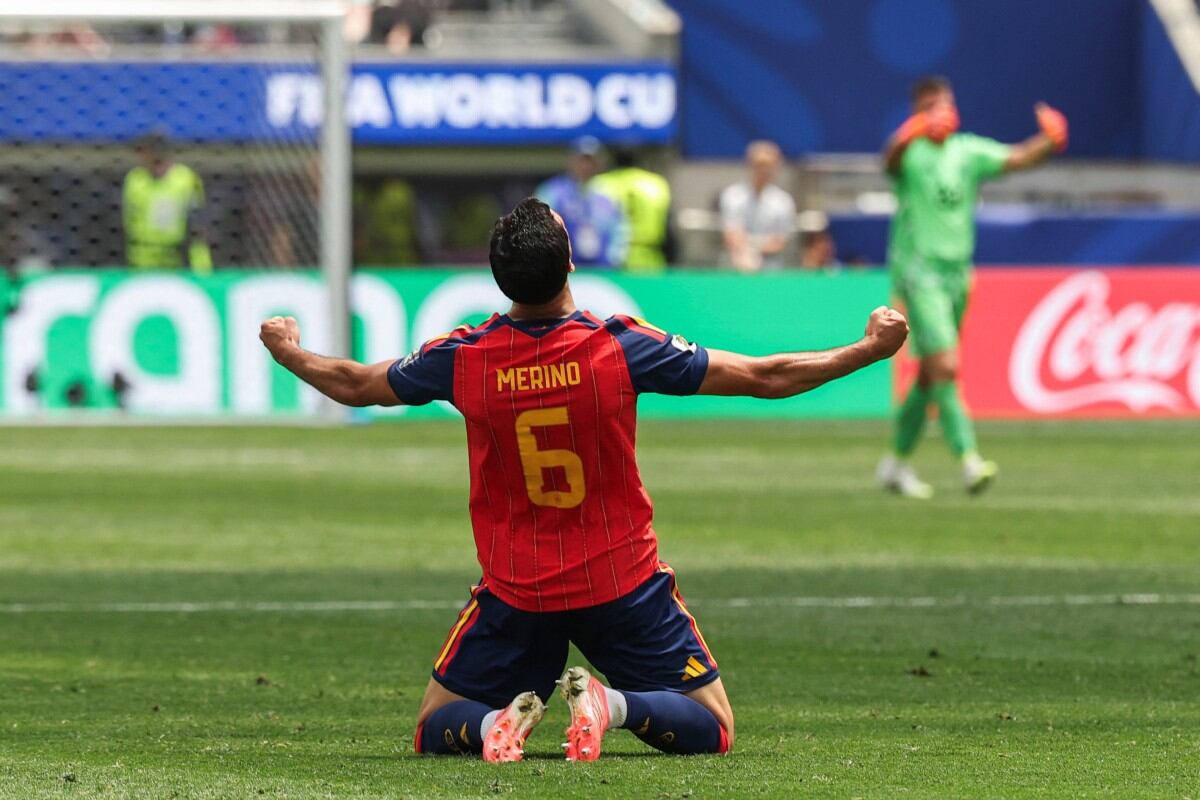 Mikel Merino celebró el pase de España a semifinales del Mundial 2026.