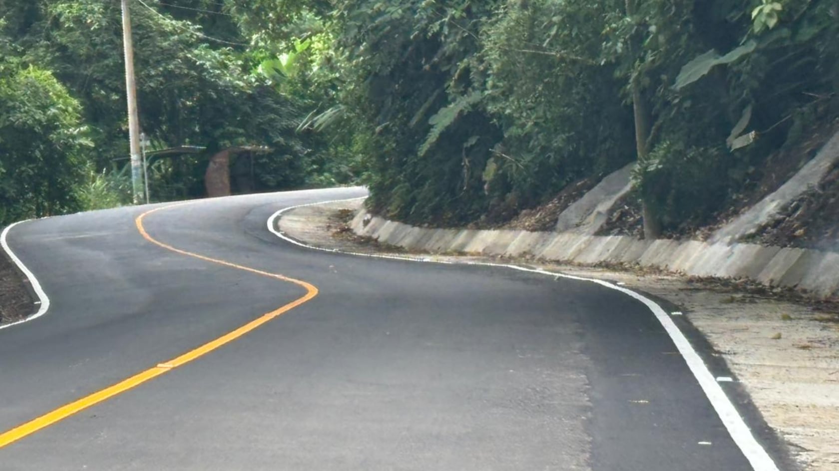 Obras en Pejibaye y Tucurrique incluyen asfaltado, demarcación y puente nuevo tras dos décadas de espera.