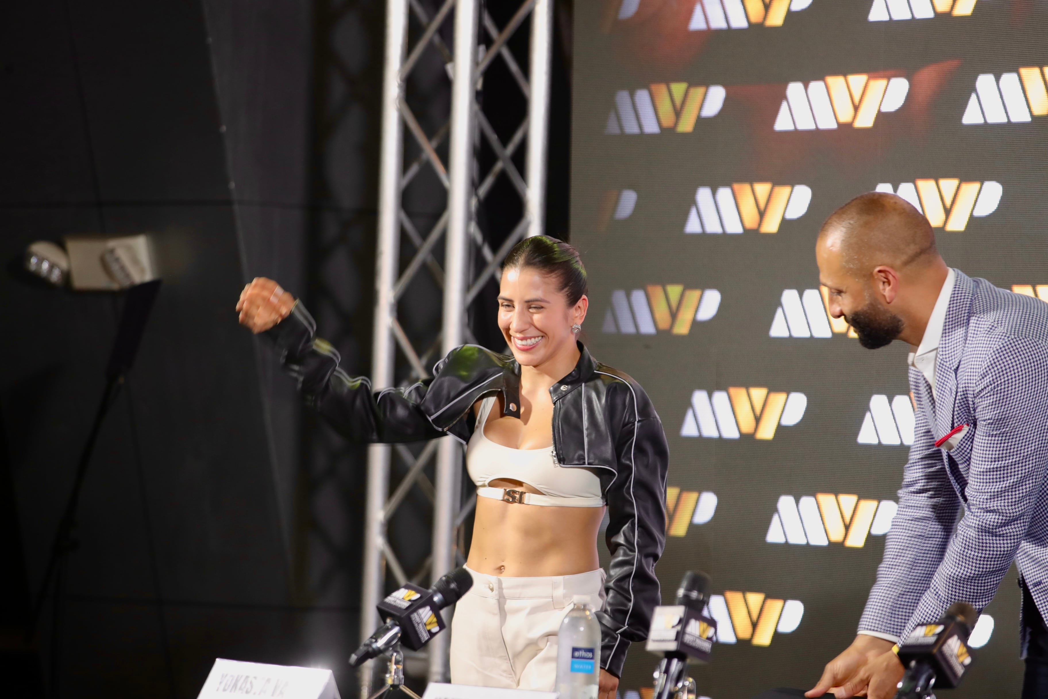 Presentación de Yokasta Y Naomy Valle