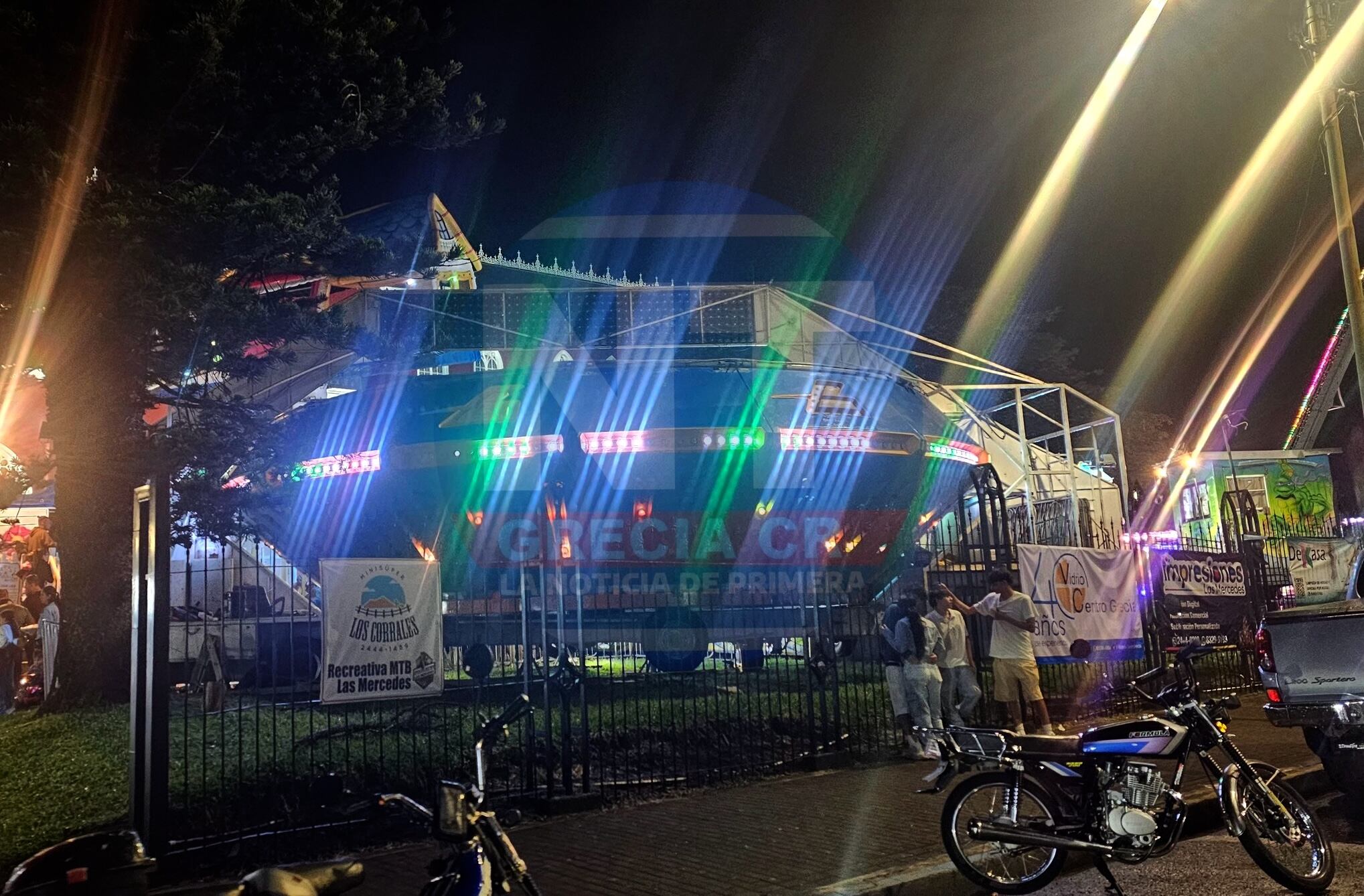 El incidente ocurrido este 15 de setiembre a inicios de la noche sobrevino durante las fiestas patronales de Grecia en Alajuela. Fotografía: