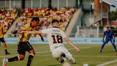 Alajuelense pasa del cielo al infierno al quedar eliminado
