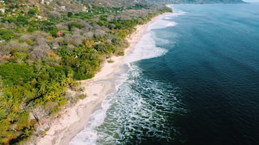 Esta es la playa de Centroamérica que enamora a los argentinos, a la que cuesta llegar y de la que cuesta irse
