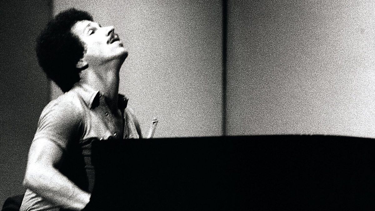 Keith Jarrett tocando el piano en la grabación de 'The Köln Concert',, publicado en 1975 y que se convirtió en el álbum de jazz y de piano más vendido de la historia.
