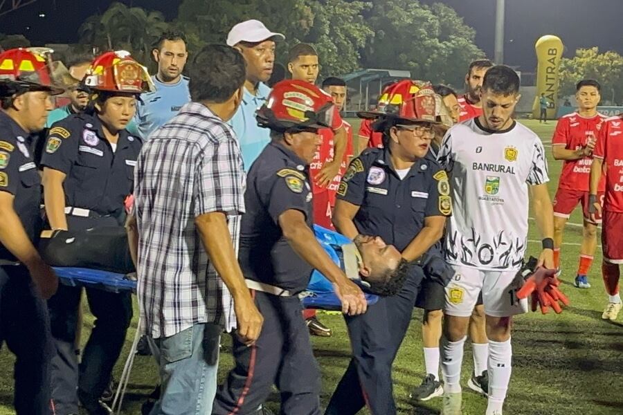 Adrián de Lemos tiene 42 años y ha hecho carrera en Guatemala.