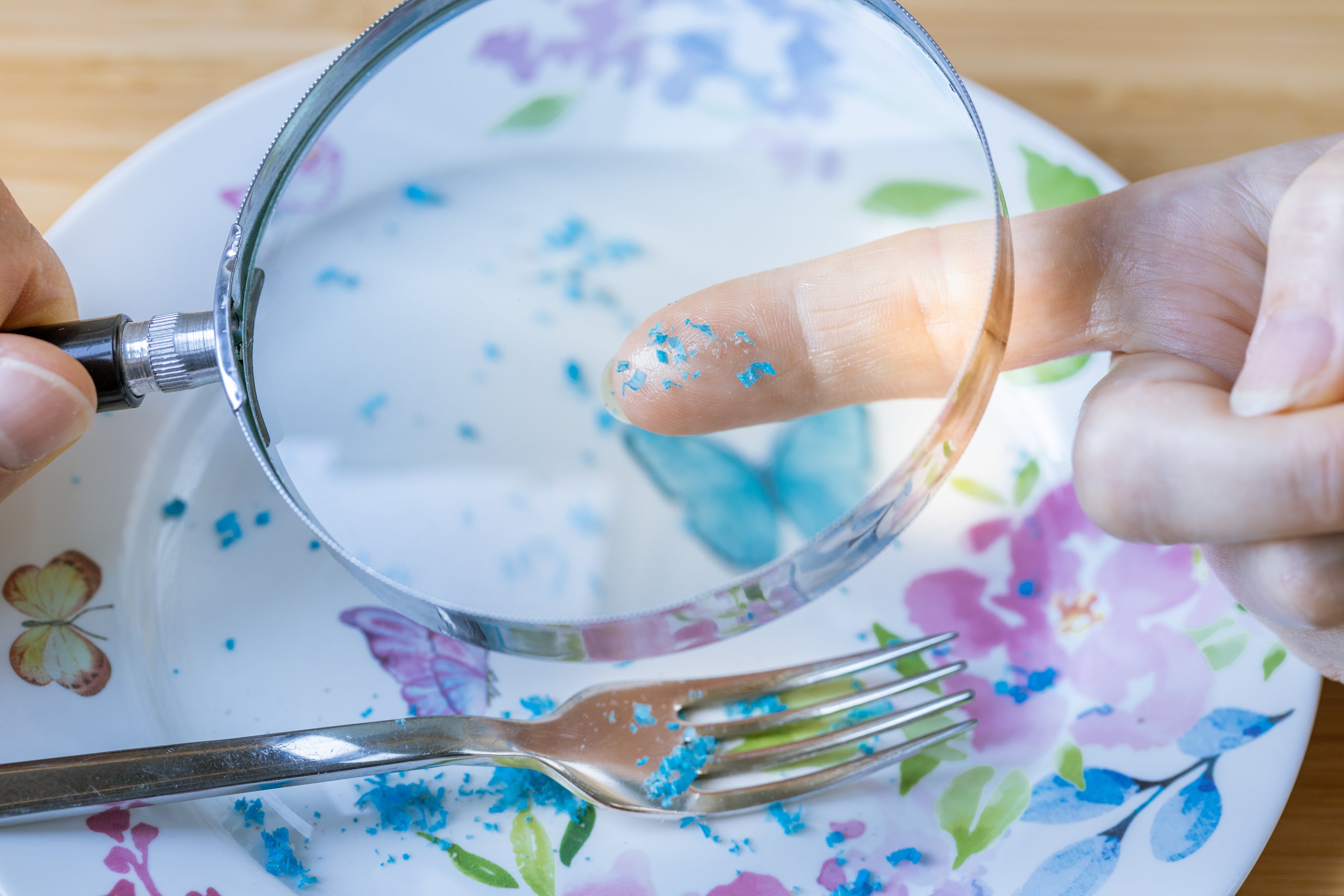 Presencia de microplásticos en la comida y en la vida humana, peligro del plástico para la salud