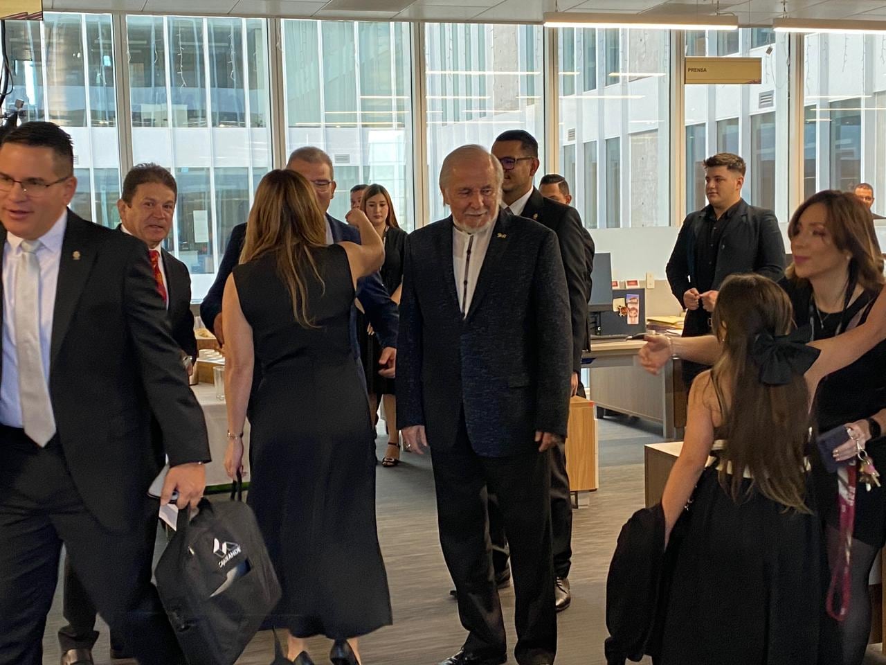 El pastor evangélico Rony Chaves acompañó a los diputados de Nueva República en el desayuno previo a la elección del Directorio.