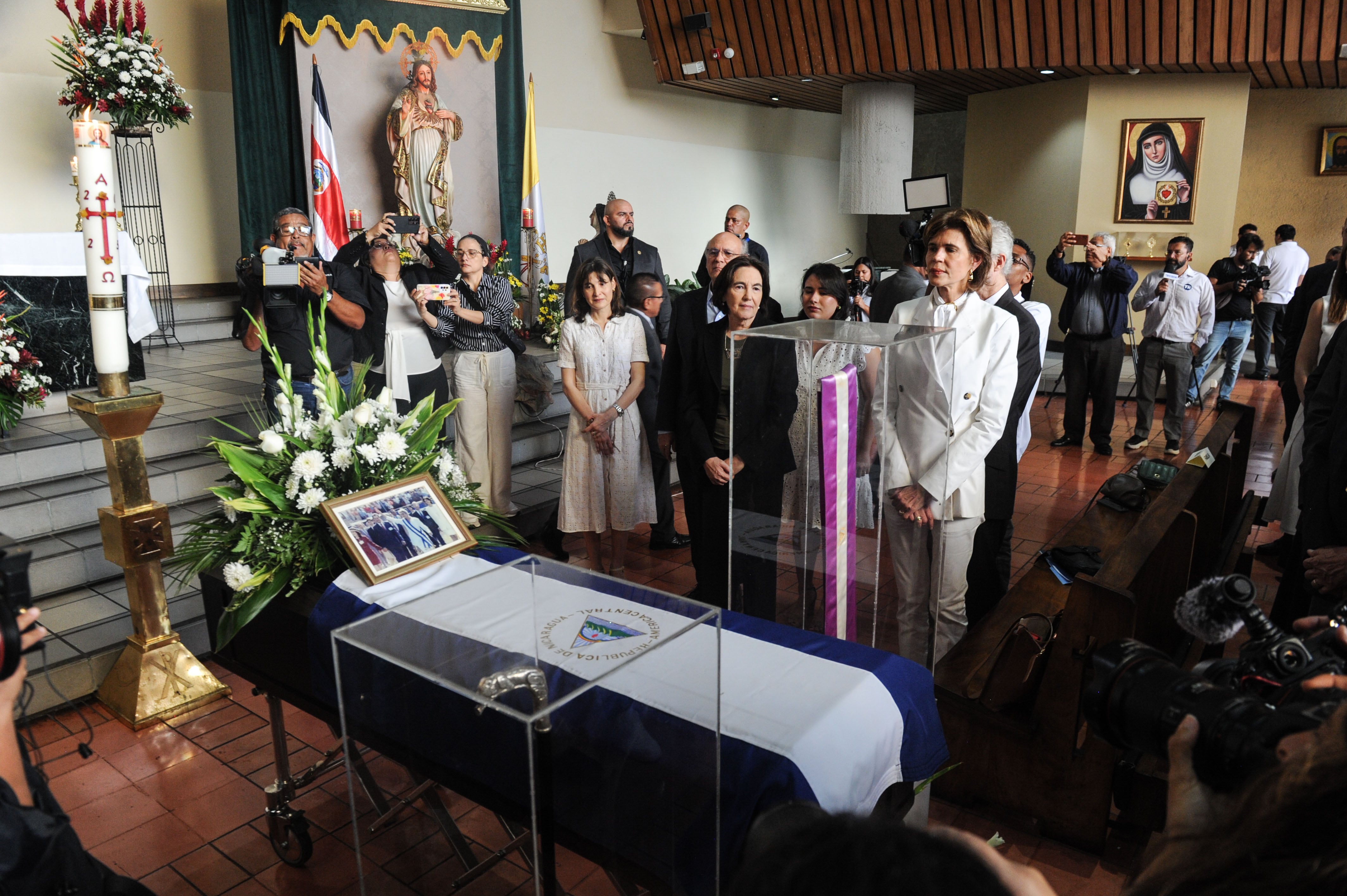 Misa de Sra Violeta Barrios de Chamorro.