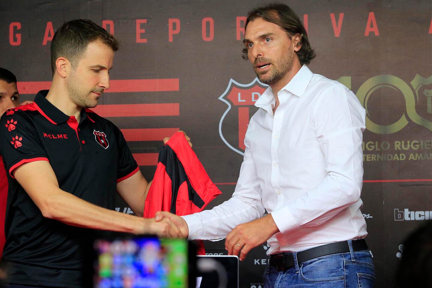 El 24 de mayo fue la presentación oficial de Andrés Carevic como técnico de Alajuelense. Foto: Rafael Pacheco