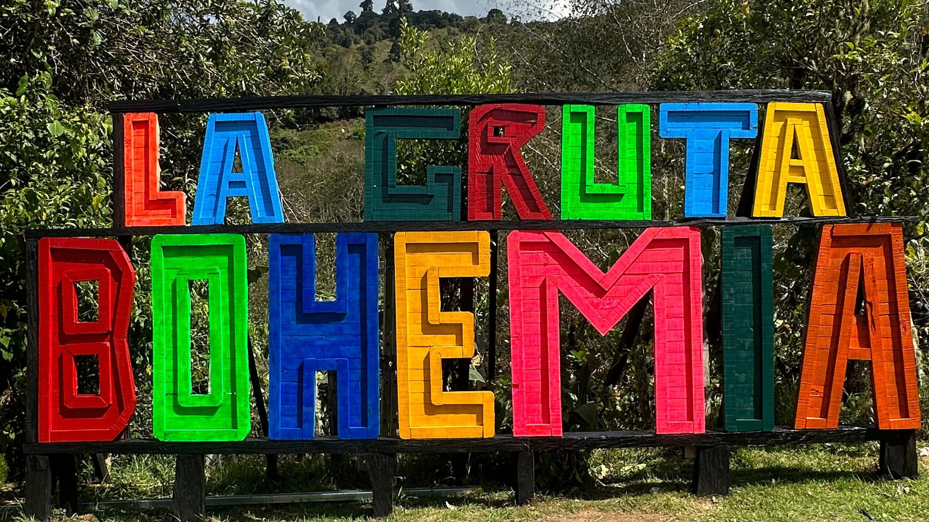 Su amor por El Hobbit lo inspiró a crear una comarca en un parque temático en Cartago.