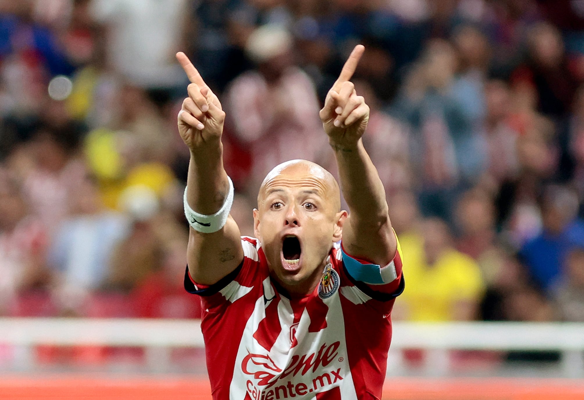 Javier Chicharito Hernández, aquí en un partido con las Chivas del Guadalajara en este año.