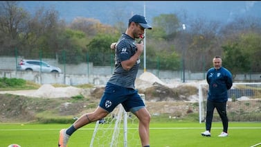 Kenneth Barrantes pasa de la Liga de Ascenso en Costa Rica a ser la mano derecha de Amelia Valverde en México