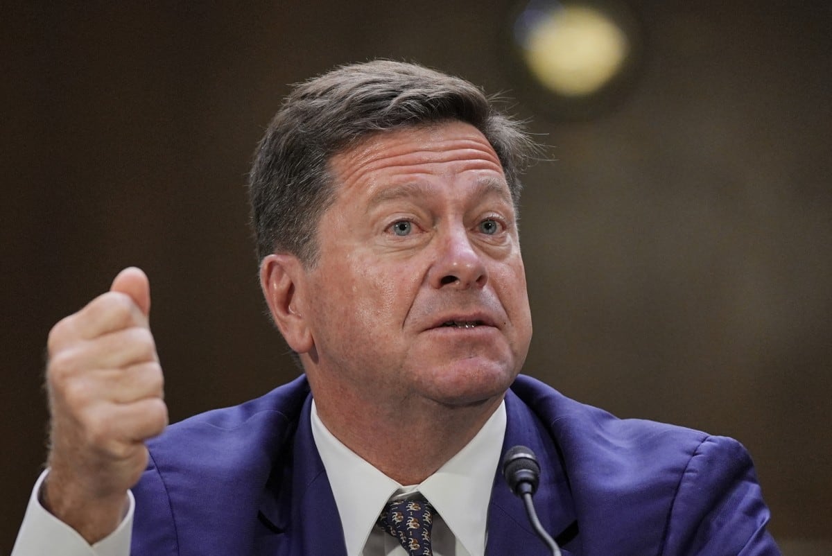 Jay Clayton, fiscal federal para el Distrito Sur de Nueva York, testifica durante una audiencia del Comité de Inteligencia del Senado sobre su nominación para dirigir la comunidad de inteligencia de Estados Unidos, en el Capitolio, en Washington D. C., el 15 de julio de 2026.
