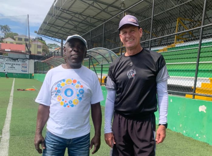 Danilo Anderson
Ecjugador del Limonense, San Carlos y Municipal Puntarenas
Rónald Macho Mora, entrenador
20 de diciembre del 2025
Fotografía: Limón Black Star