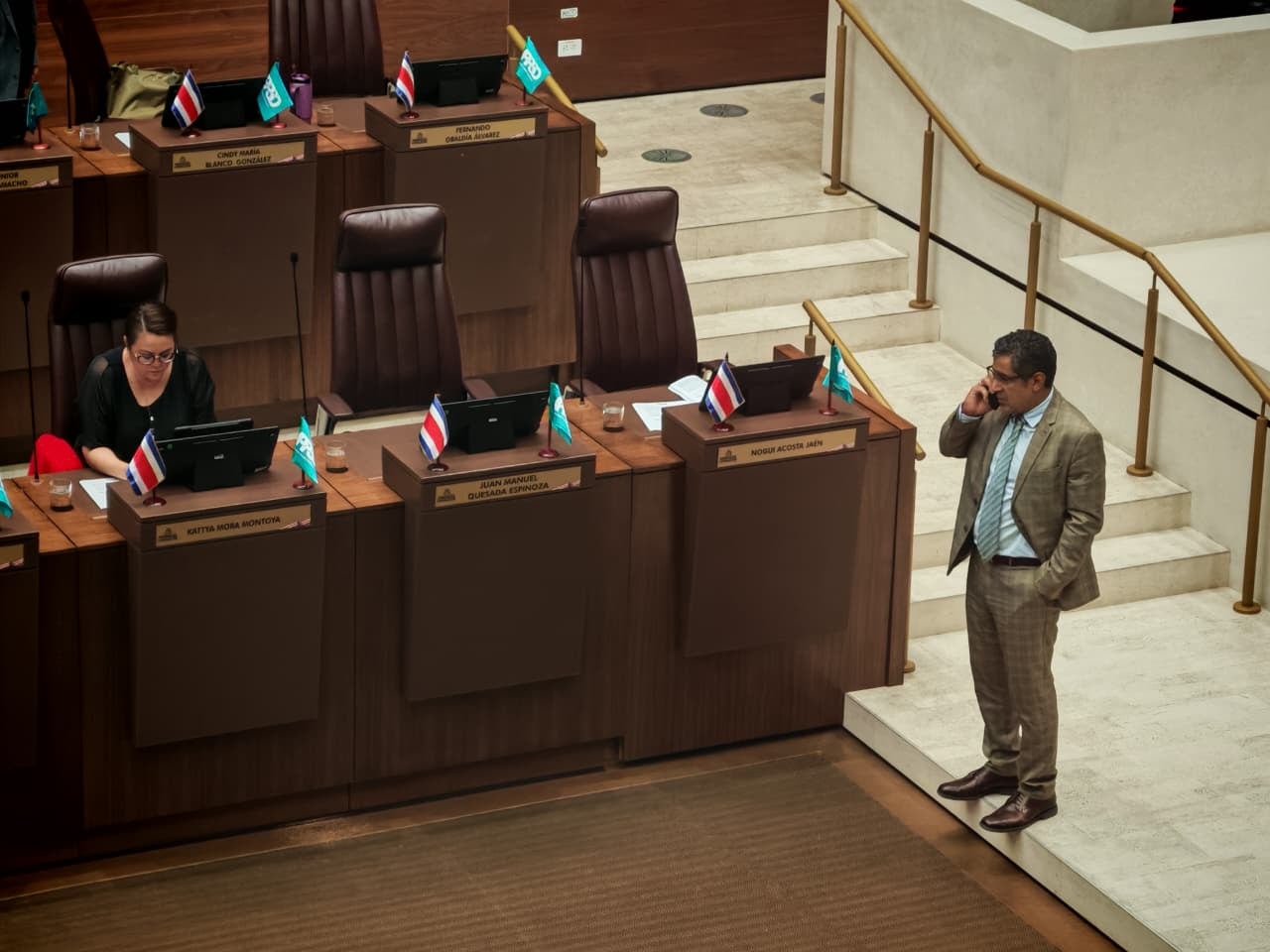 Diputados rechazan propuestas del FMI para aumentar impuestos a canasta básica y salarios