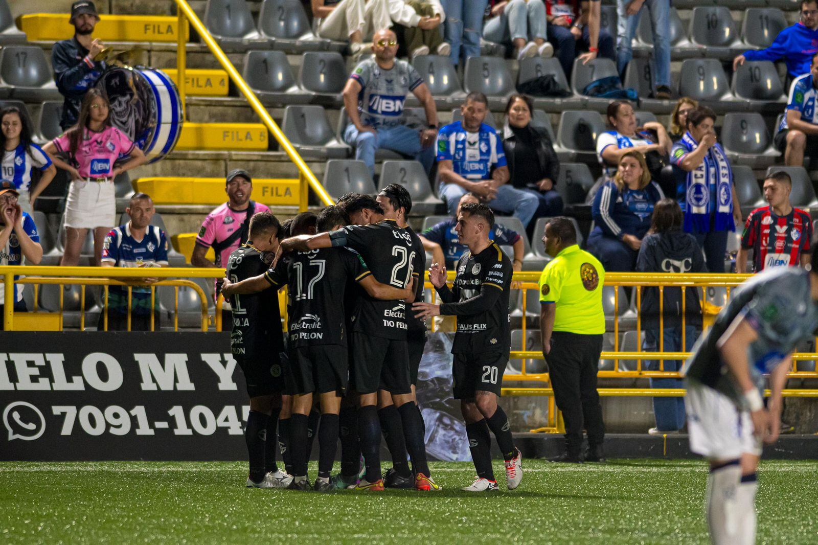 Sporting festeja sus anotaciones contra un extraño Cartaginés.
