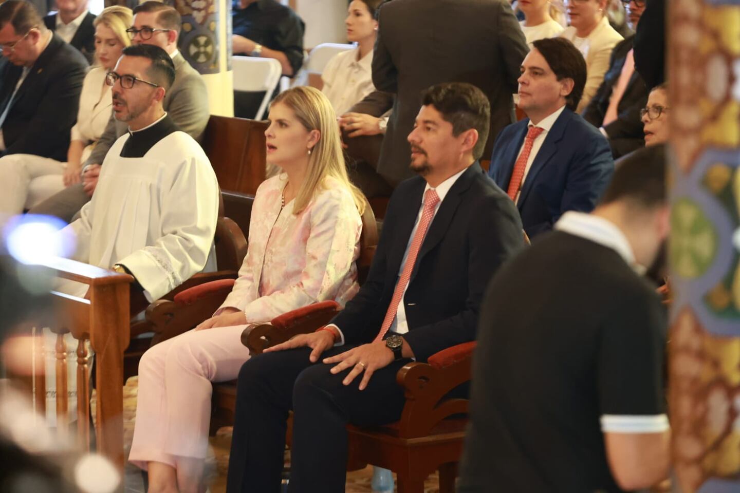 Laura Fernández asiste a misa en la basílica de Los Ángeles un día después de asumir la Presidencia; vea las fotos y videos