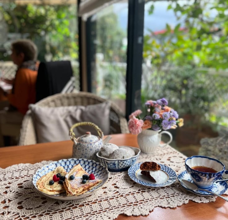 El bello ambiente de Café Anka es ideal para disfrutar de tés y dulces.