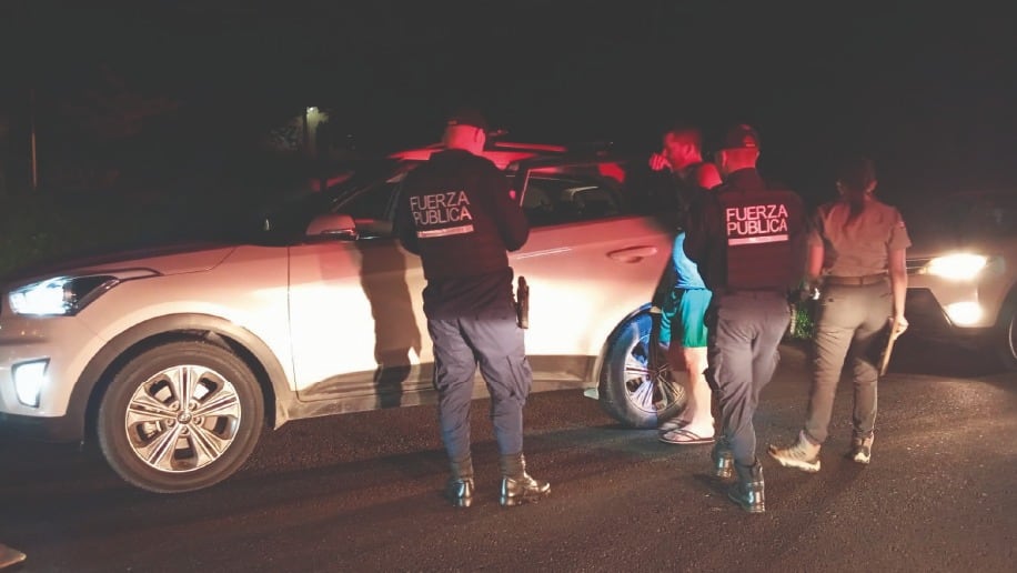 Oficiales de policía realizaron la semana anterior controles en carretera para impedir tours ilegales. Fotografía: