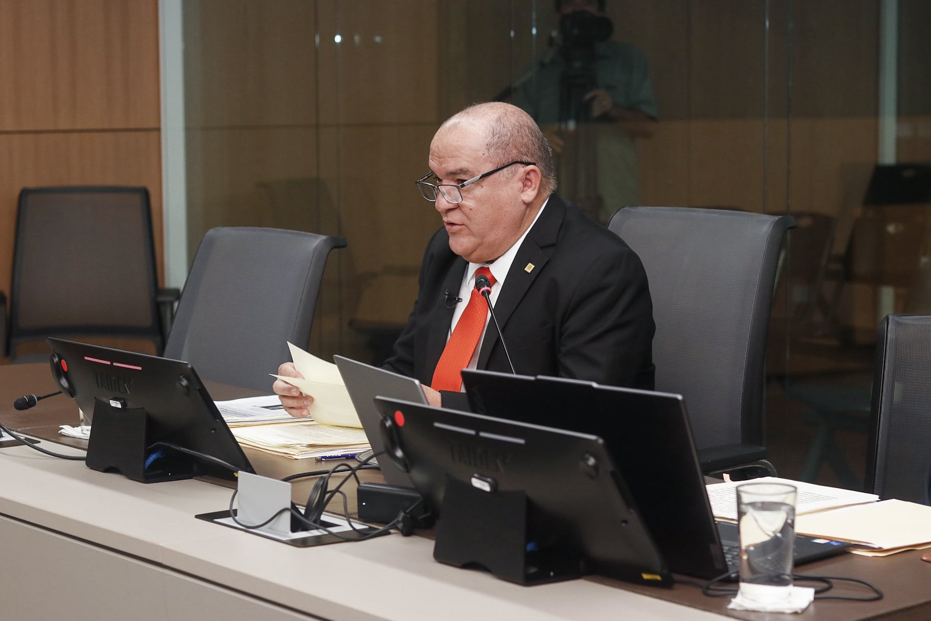 14/10/2024. Comparecencia de Jorge Eduardo Sánchez, presidente del Banco Popular. Comisión del Control de Ingresos y Gasto Público. Asamblea Legislativa. Fotografía: Lilly Arce.