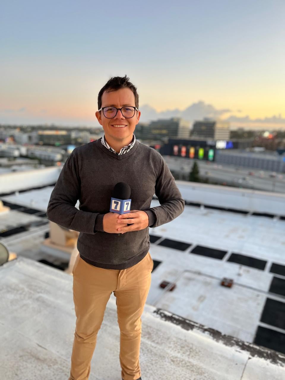 Adrián Marín, periodista de Telenoticias de canal 7.