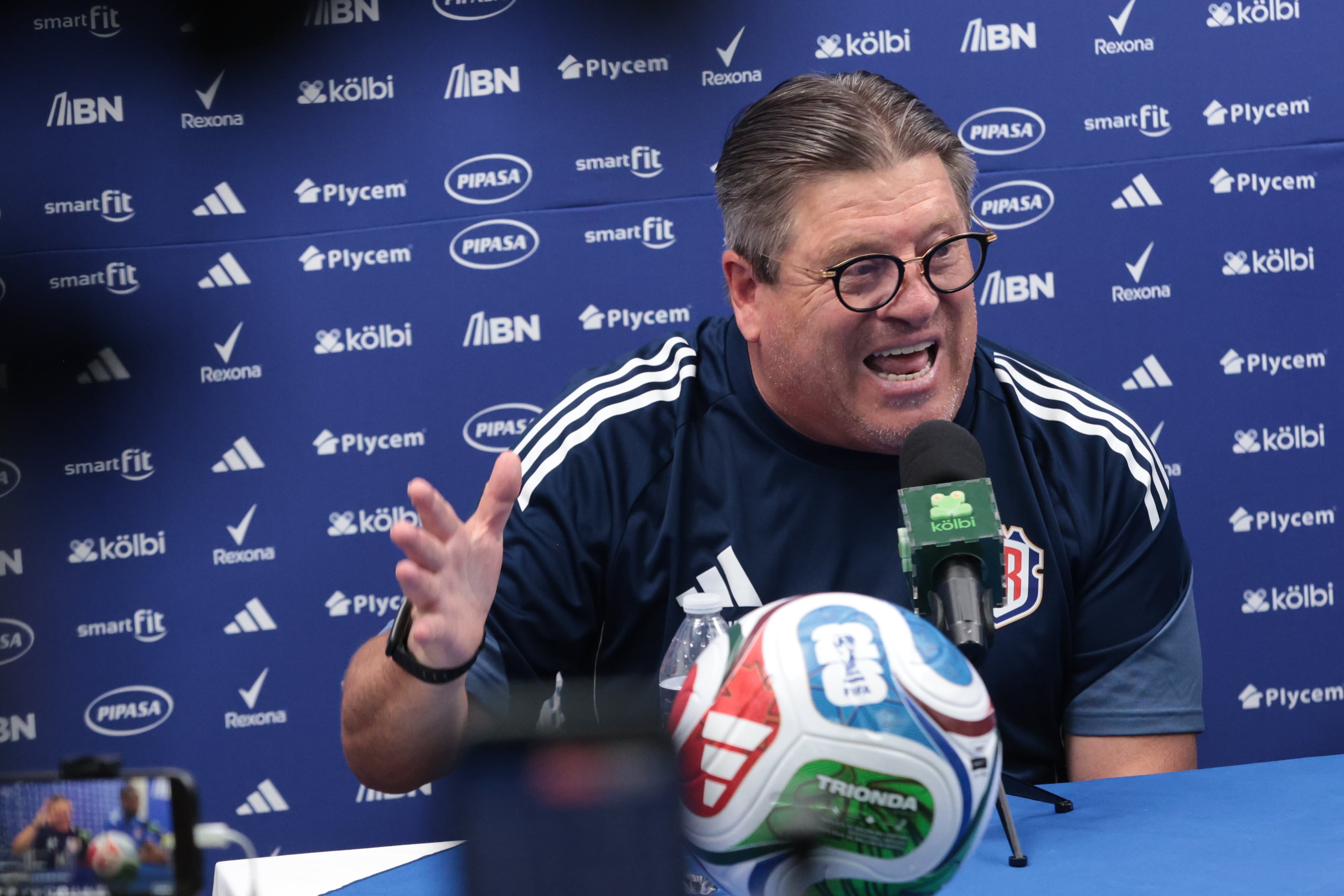 Conferencia de prensa Miguel “Piojo” Herrera