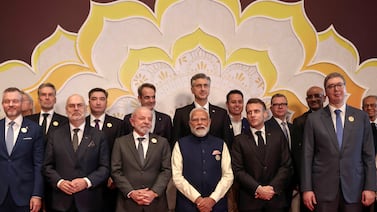 Estados Unidos rechaza gobernanza global de la inteligencia artificial en cumbre de Nueva Delhi