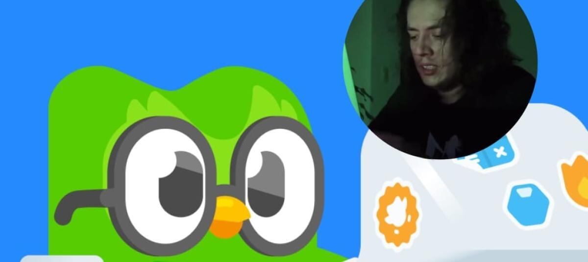Un error técnico en Instagram mostró a un empleado de Duolingo en una transmisión en vivo. La empresa dio su versión.