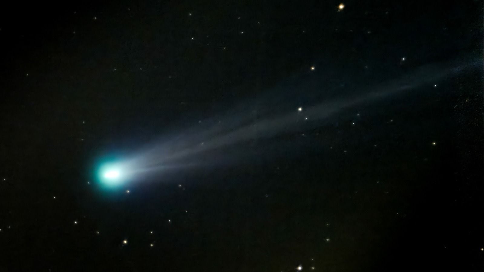 Cometa C/2025 R3 (PanSTARRS) fotografiado el 15 de abril de 2026 en Barbacoas de Puriscal, Costa Rica.