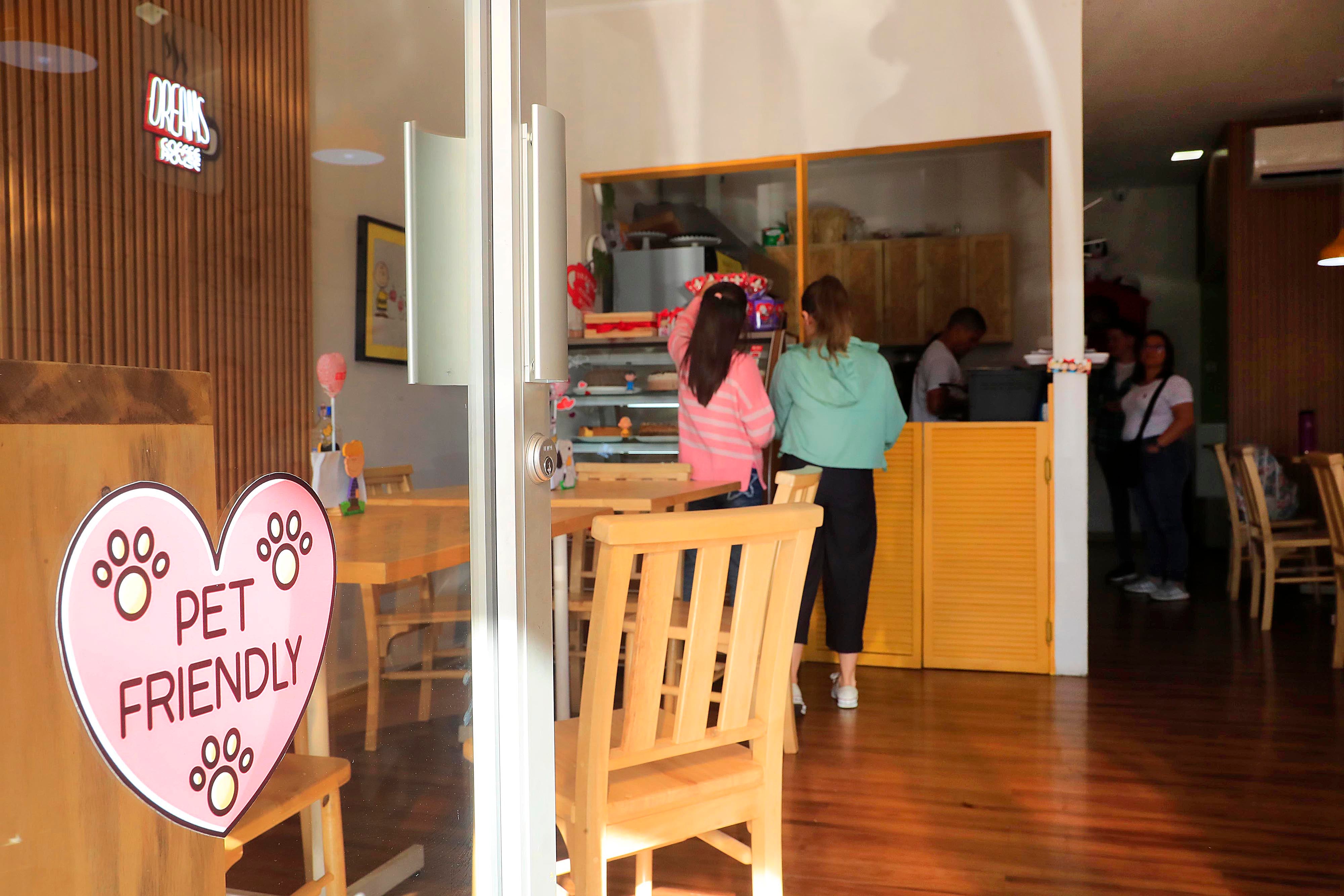 15/02/2024 Heredia. Dreams Coffee House es una cafetería con temática de Snoopy que ofrece deliciosas bebidas frías y calientes, repostería salada y dulce incluyendo las apetitosas crepas. Foto: Rafael Pacheco Granados