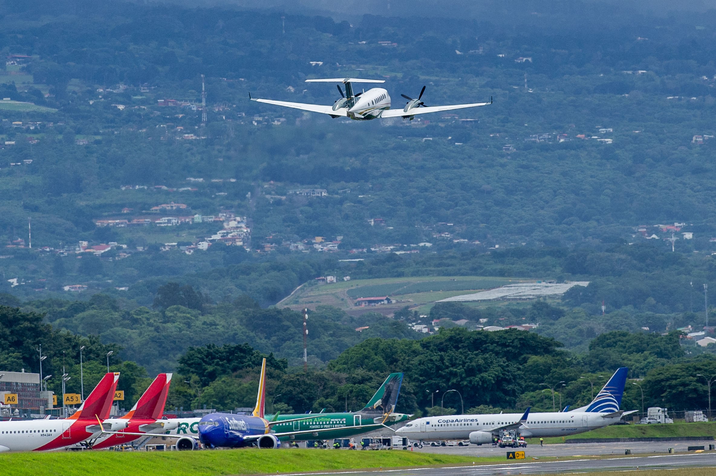 13/08/2026 Alajuela, aeropuerto Juan Santamaría, base 2, salida del vuelo Foto Marvin Caravaca.