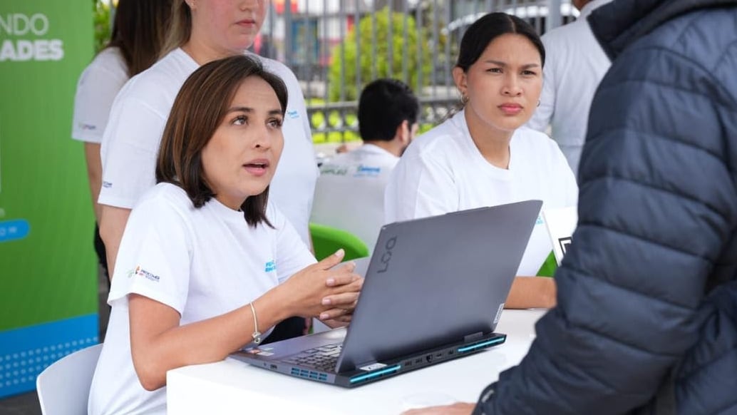 Estudiantes, pasantes y personas en busca de trabajo podrán recibir apoyo en currículum, entrevistas e inglés.