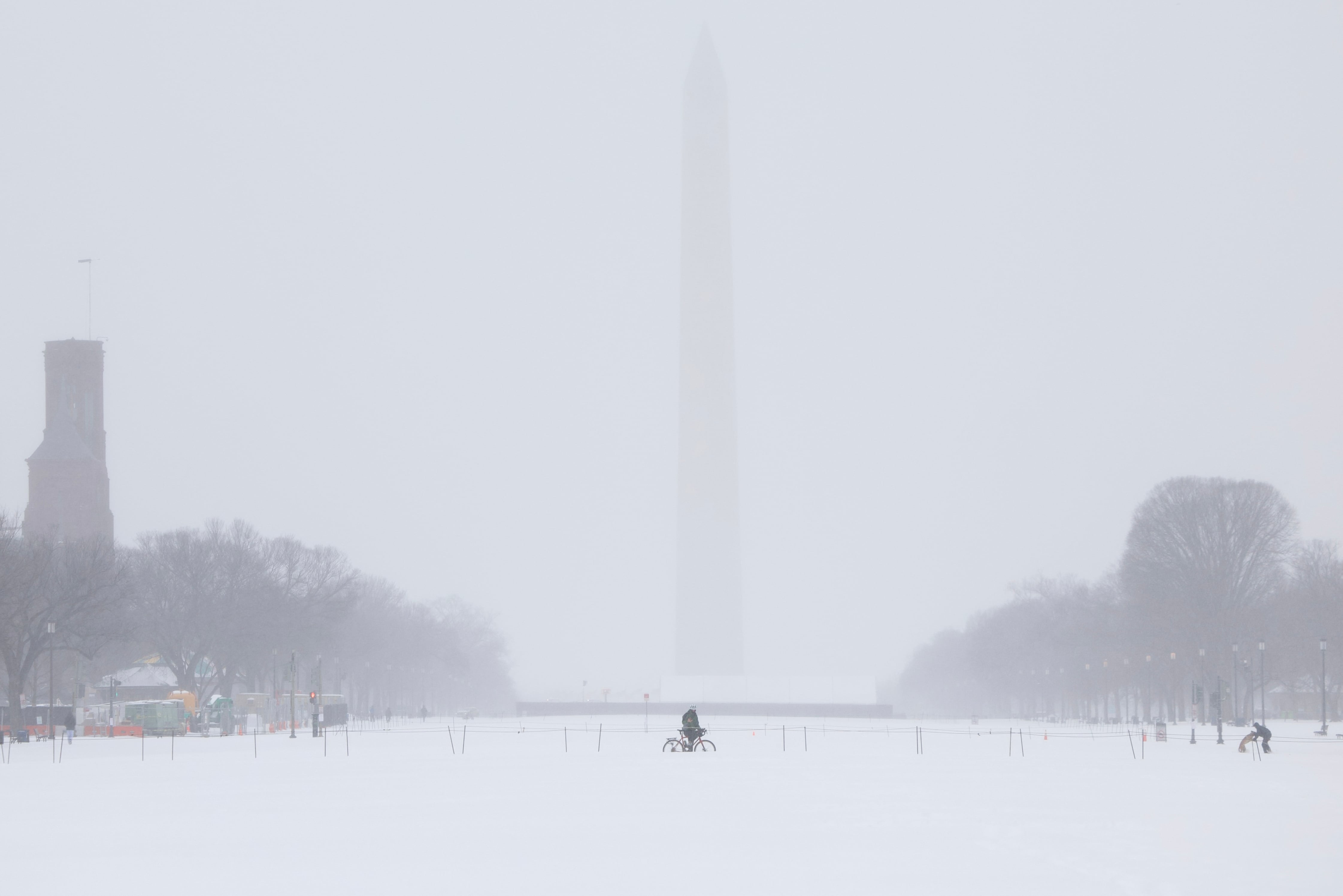 La nieve y el hielo cubren amplias zonas de Estados Unidos, mientras una masa de aire ártico avanza desde el sur hacia el noreste del país.