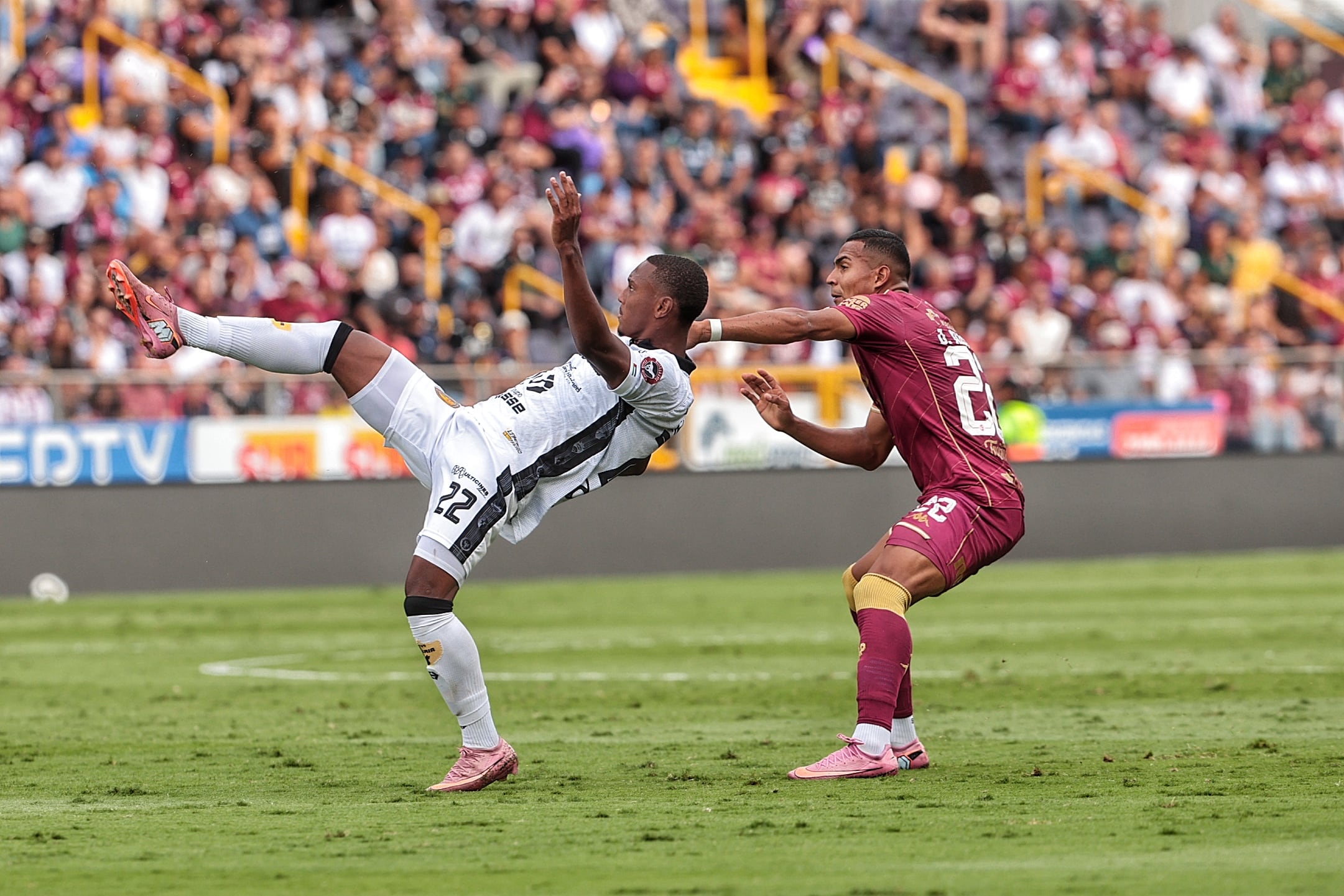 12/04/2026/ juego entere Deportivo Saprissa vs Municipal Liberia por la Liga a Promerica en el estadio Ricardo Saprissa/ foto John Durán