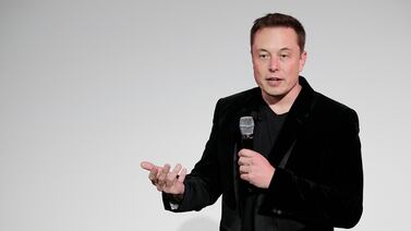 Elon Musk explora tecnología para conectar cerebro y computadora
