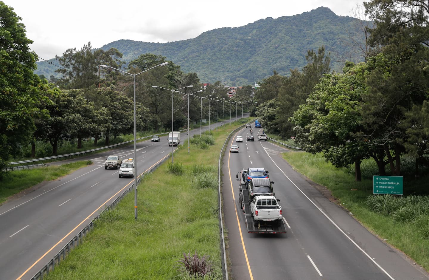 24/6/2019. Recorrido por la carretera Florencio del Castillo, desde la entrada en Curridabat hasta el cruce de La Lima en Cartago. Foto desde el puente de Lomas de Ayarco por Walmart. Foto Jeffrey Zamora