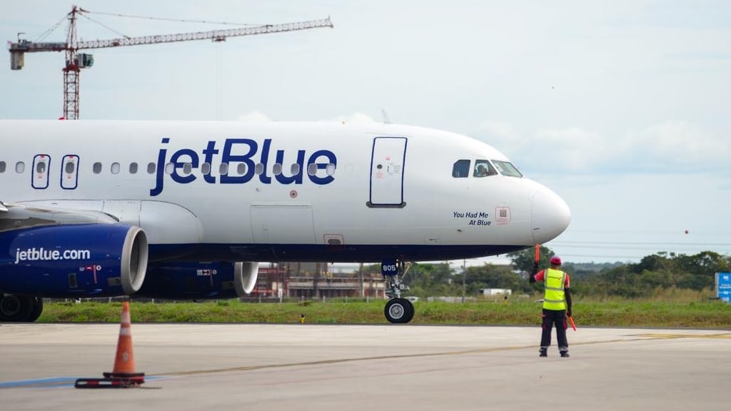 JetBlue inauguró su nueva ruta directa Fort Lauderdale-Guanacaste, con servicio diario y recepción especial en el inicio de temporada alta.