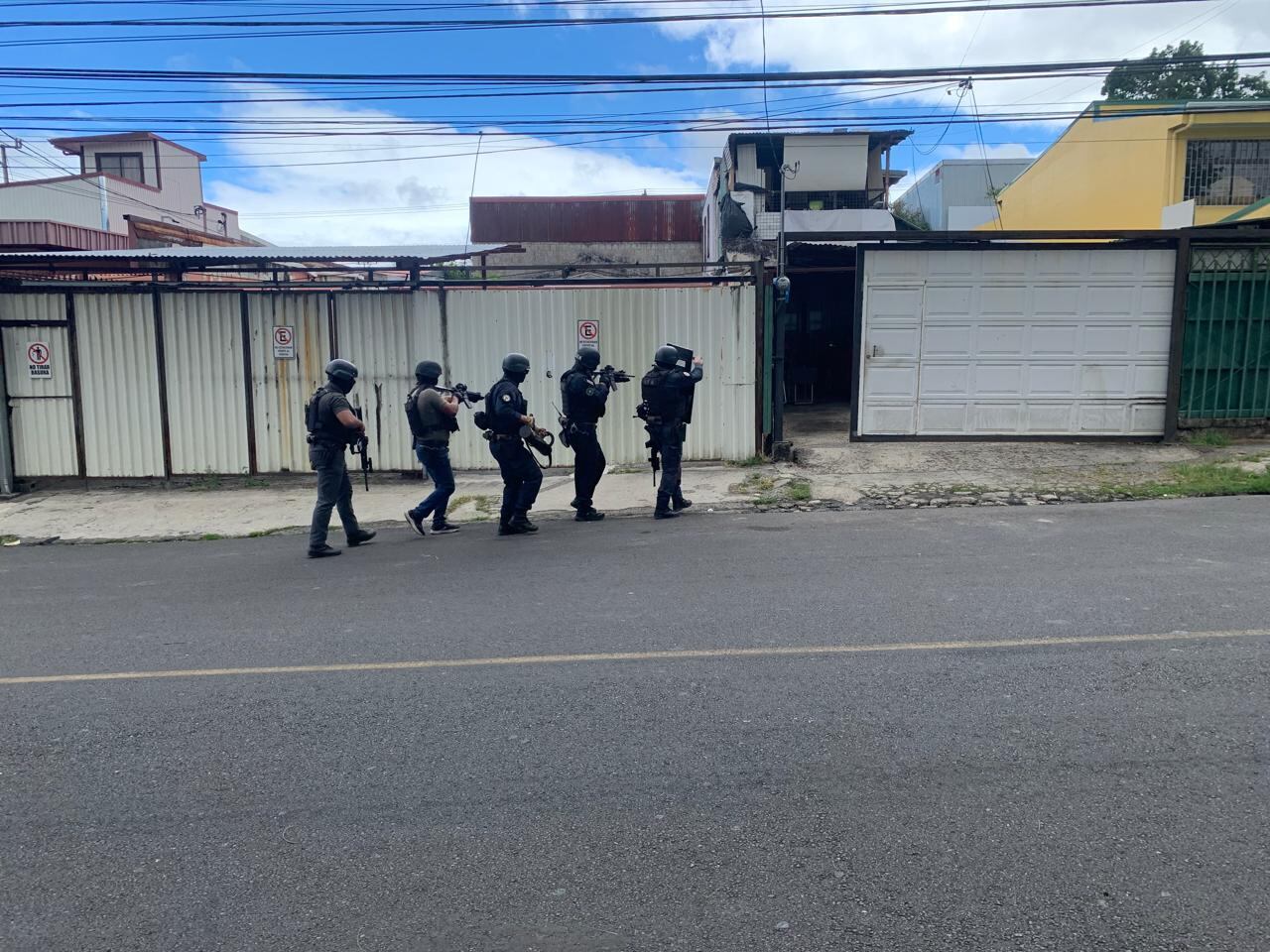 Las autoridades incautaron 24 kilos de metanfetamina tipo cristal, una sustancia altamente adictiva y de bajo costo, en un operativo en Plaza González Víquez, San José.