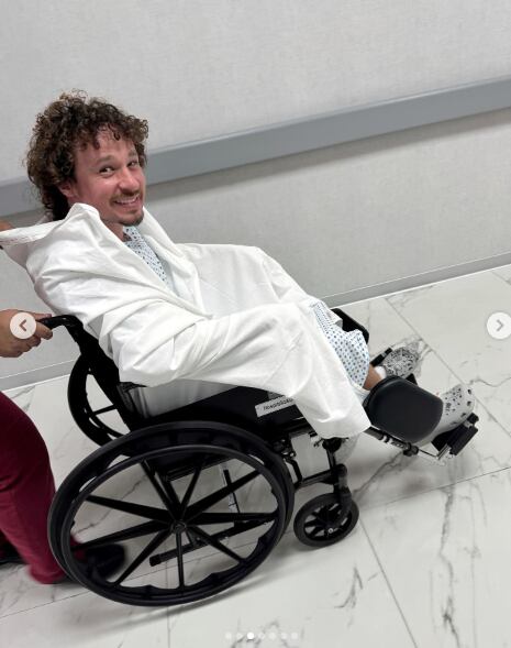 Luisito Comunica en fotos en el hospital