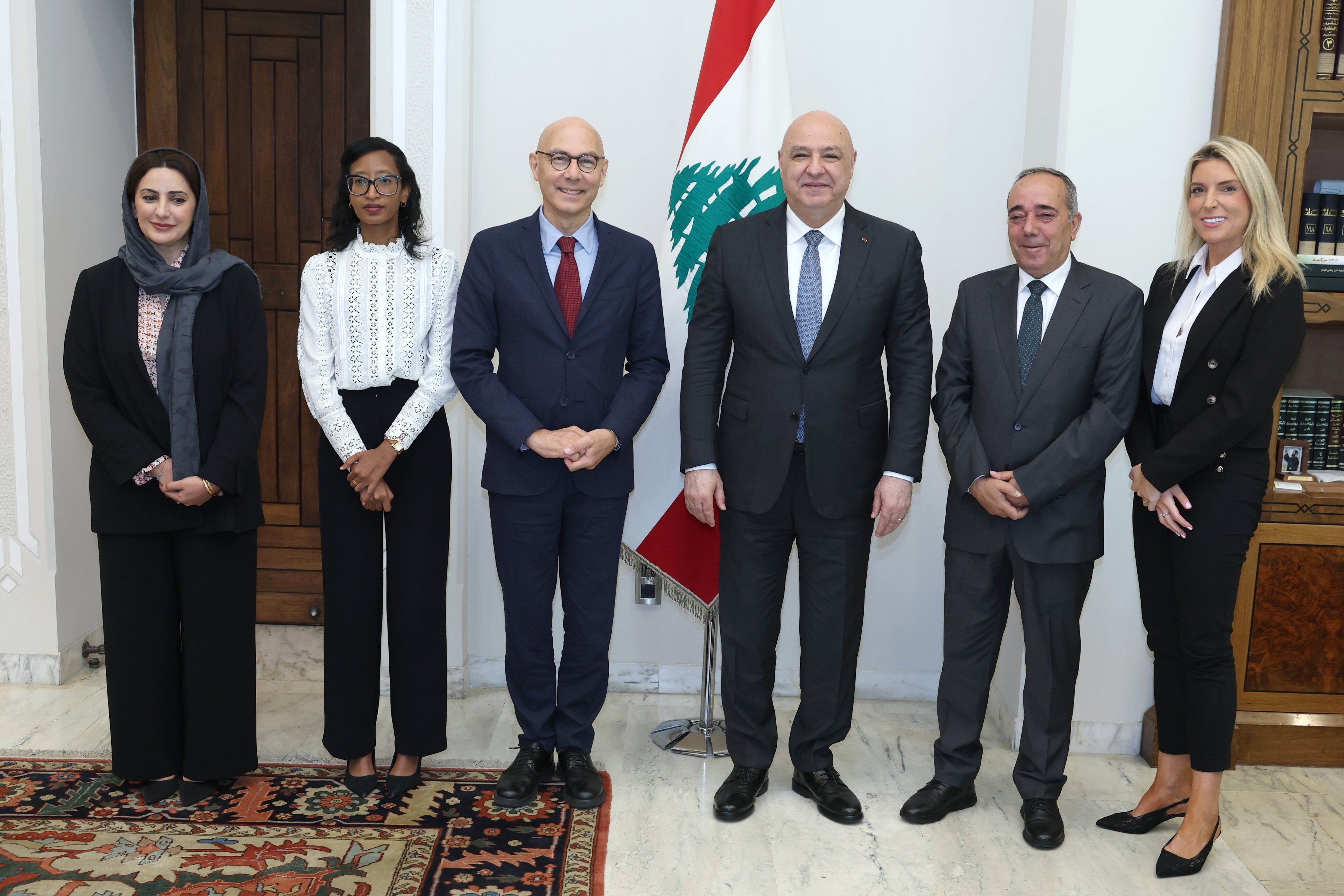 El presidente de Líbano, Joseph Aoun, y el Alto Comisionado de Naciones Unidas para los Derechos Humanos, Volker Turk.