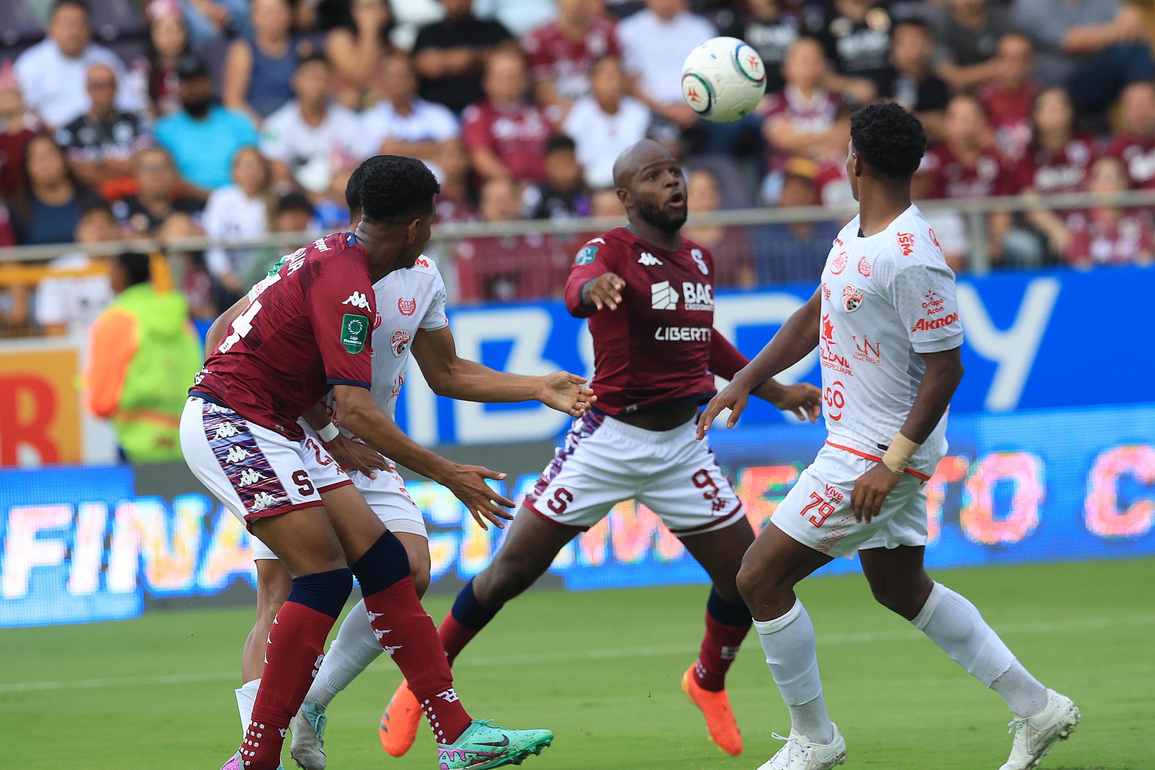 12/05/2024 Estadio Ricardo Saprissa, Tibás. El Deportivo Saprissa recibió a Santos de Guápiles en partido de la Jornada 22 del Torneo de Clausura, Copa Promérica 2024. Foto: Rafael Pacheco Granados