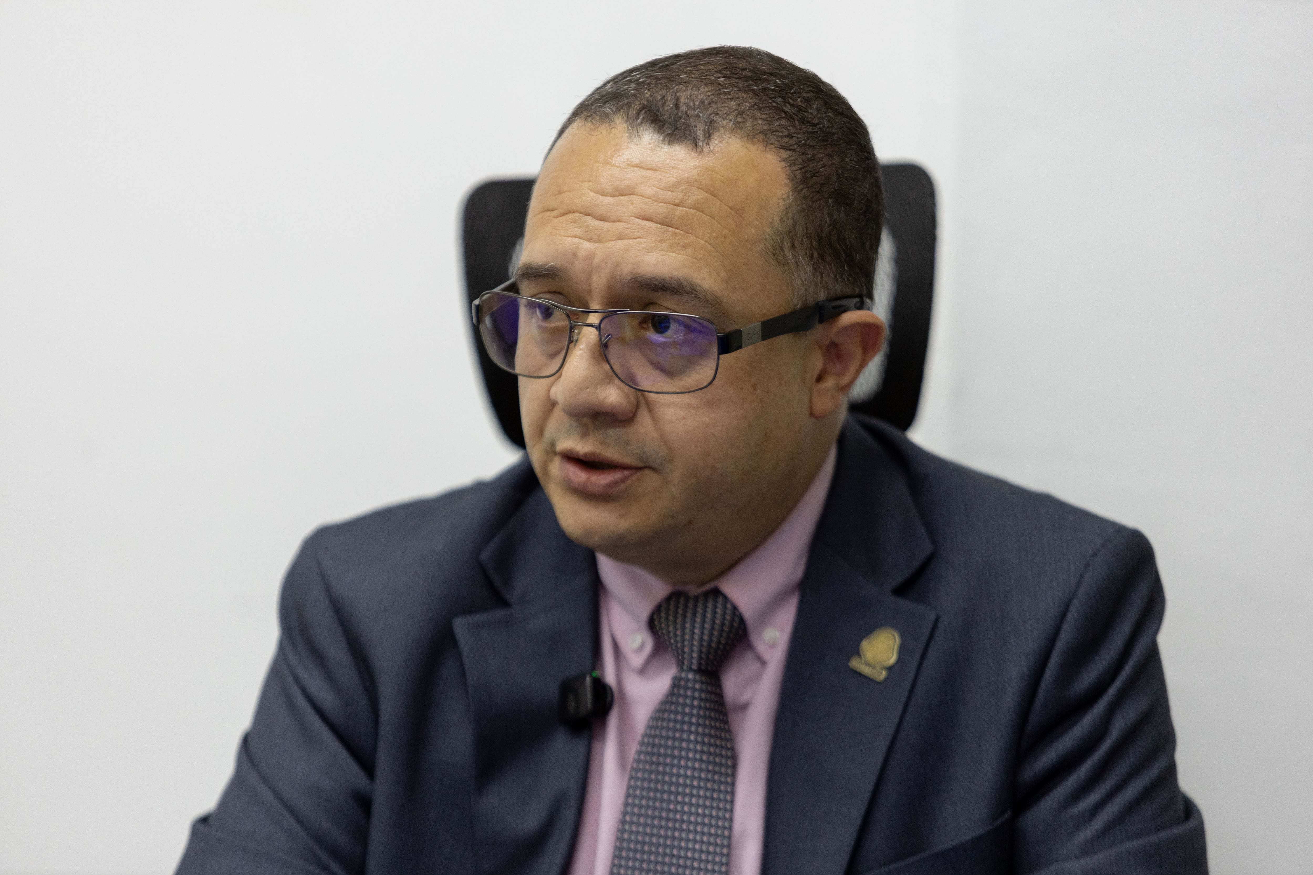 Entrevista al ministro Gerald Campos