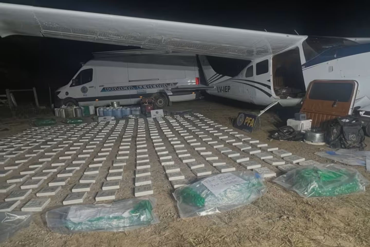 Con información de la DEA: interceptaron un avión con 442 kilos de cocaína en Argentina