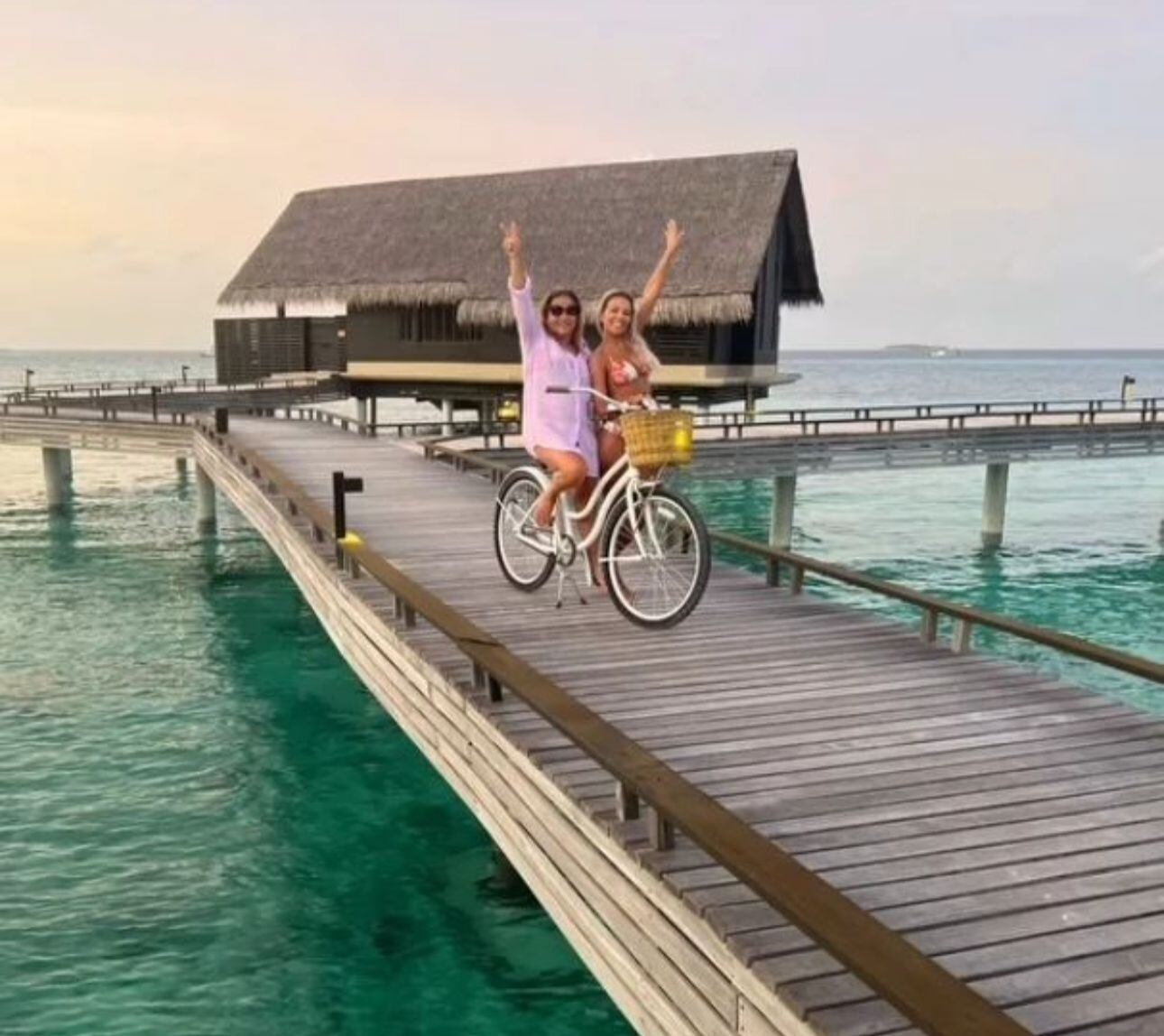 Andrea Salas y su madre Sara Bermúdez. Foto: Instagram