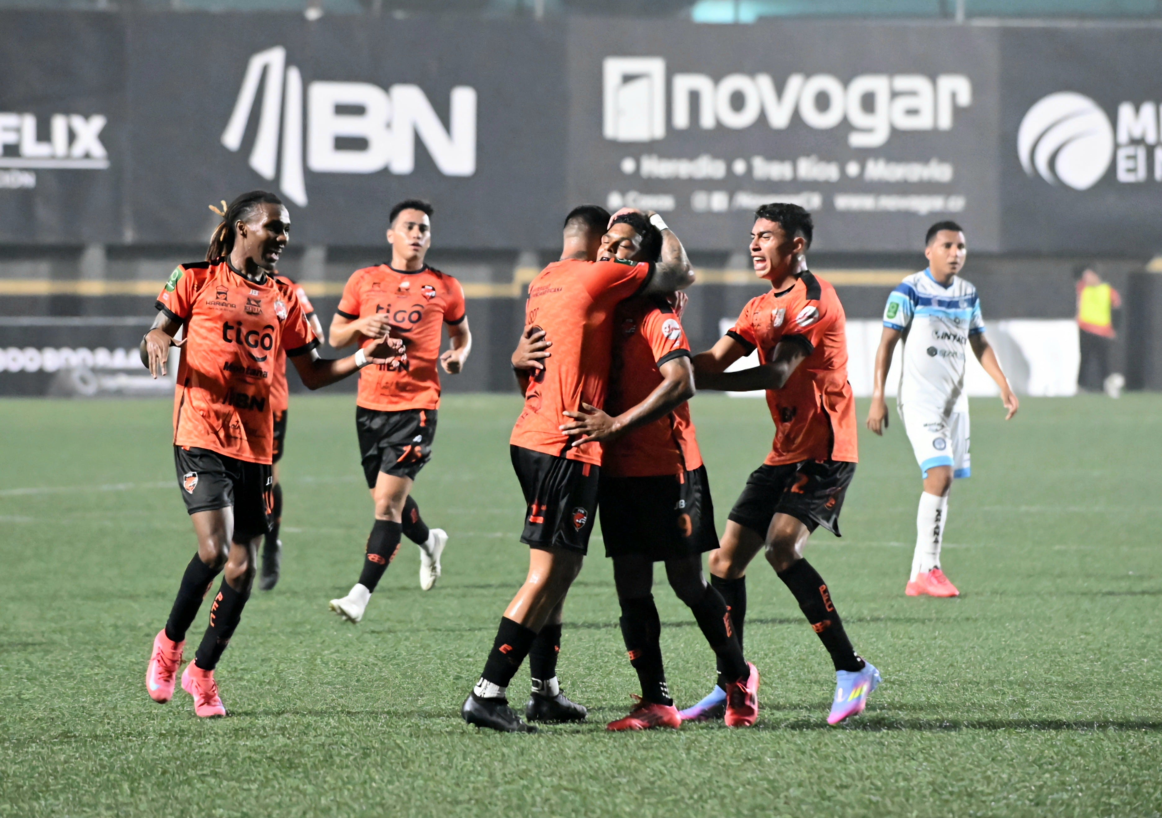 07/05/2025, San José, Rohrmoser, estadio Ernesto Rohrmoser, partido de la jornada 22 del torneo de clausura 2025 entre Puntarenas FC vs Santa Ana.