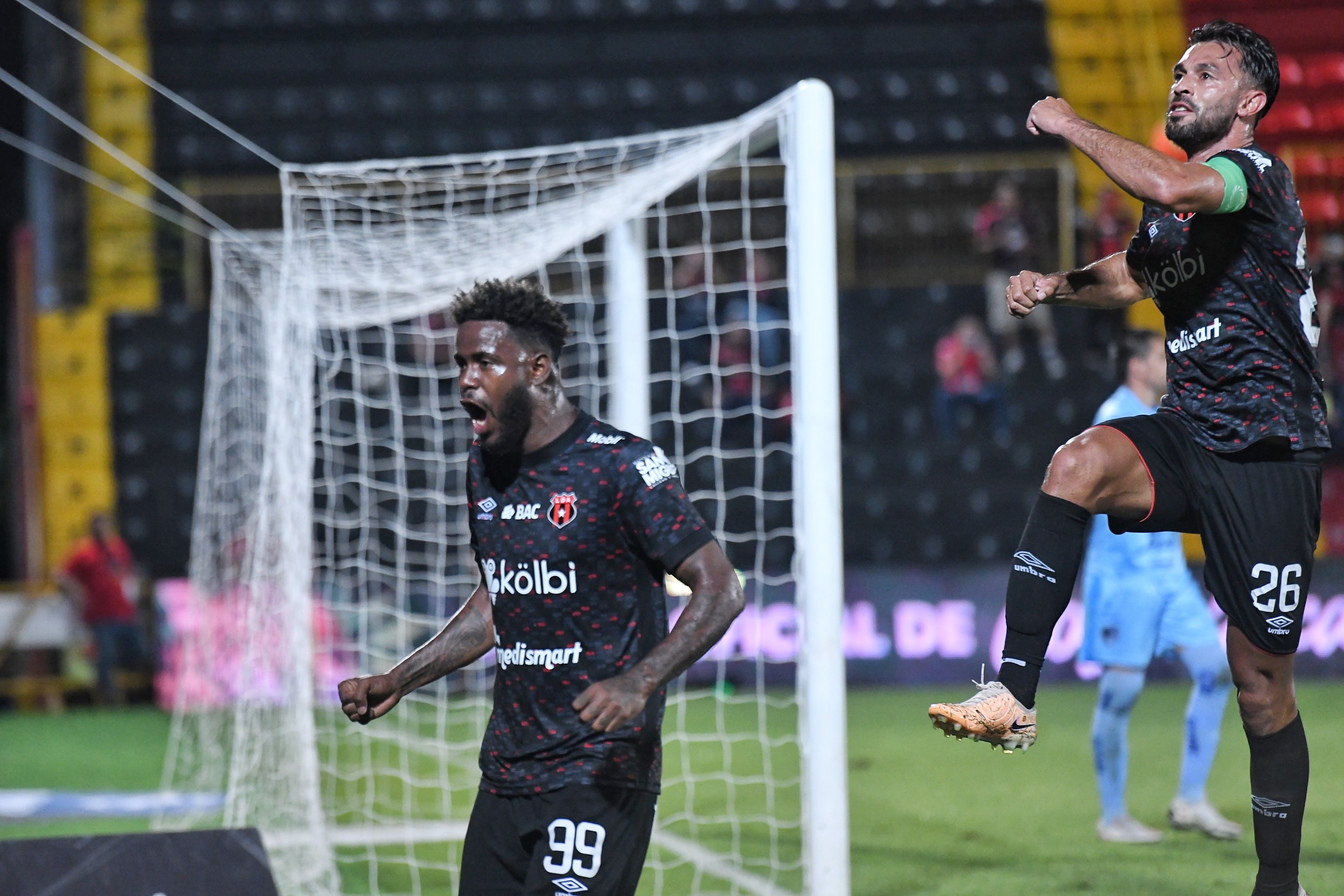 08/11/2023/ Juego entre Liga Deportiva Alajuelense vs Municipal Grecia por la fecha 19 del torneo Apertura de la Liga Promerica en el estadio Alejandro Morera Soto / Foto John Durán
