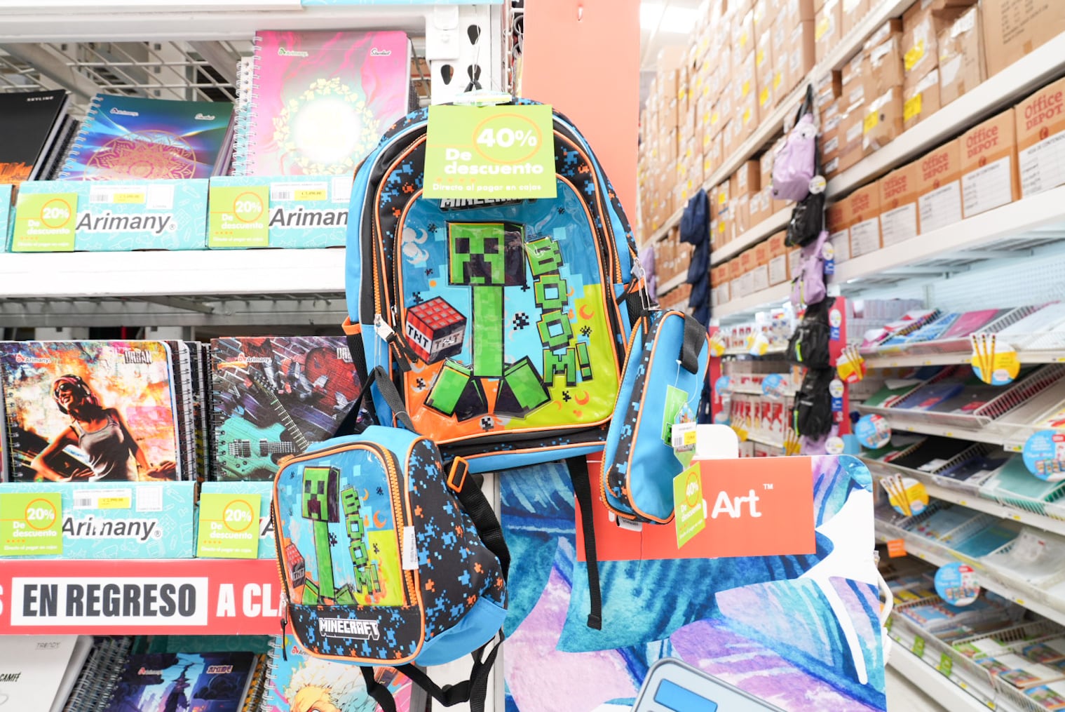 29/01/2026. Entrada a clases. Productos en descuento de artículos escolares en Office Depot. La Uruca, San José. Fotografía: Lilly Arce