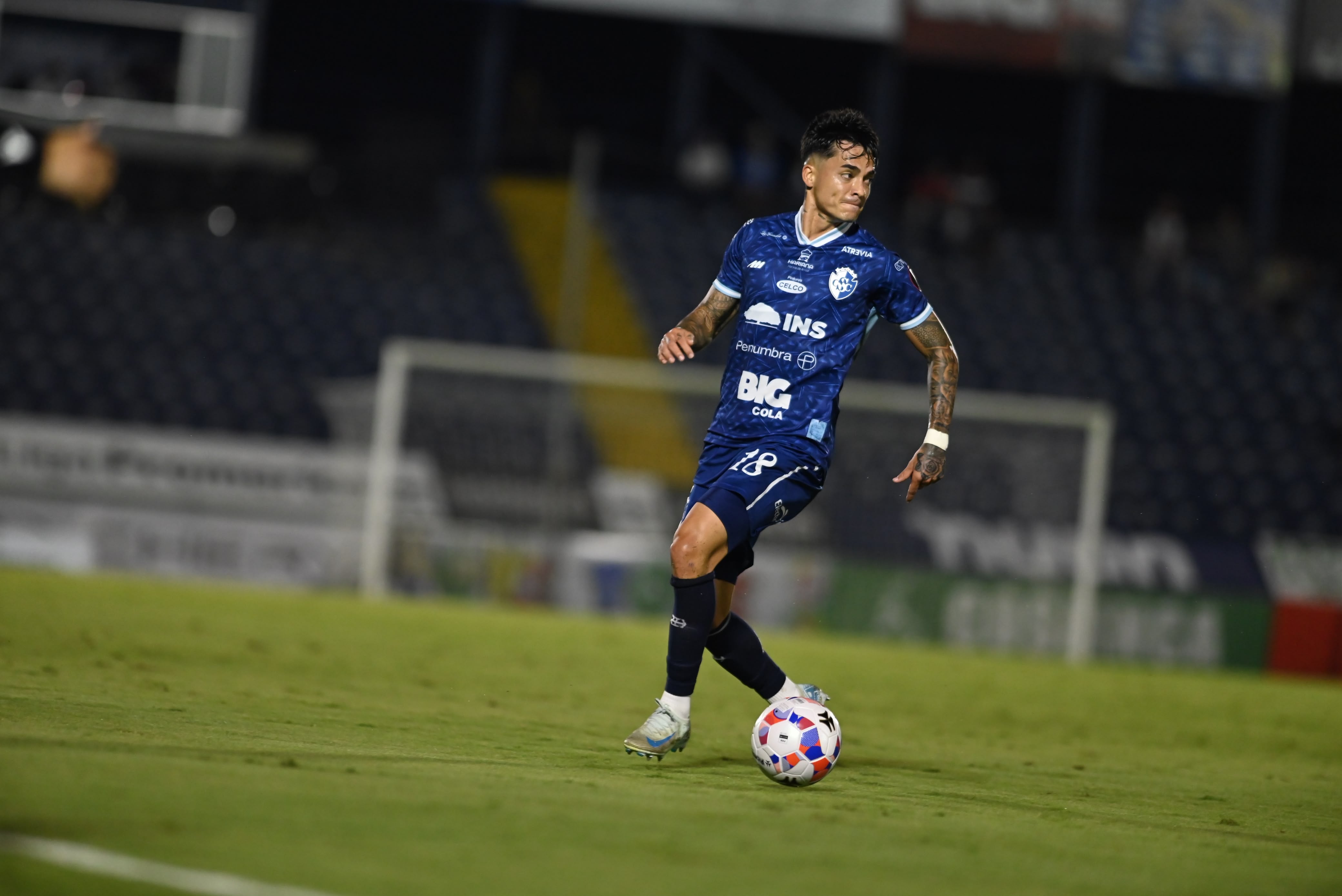 Esta imagen corresponde al último partido que jugó Carlos Barahona con Cartaginés, antes de que lo detuvieran la madrugada del miércoles en su casa, en Cartago.