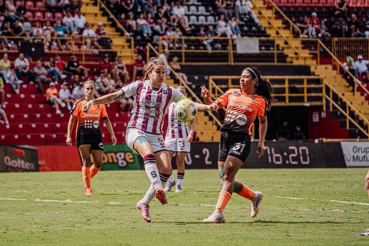 Saprissa vs. Dimas Escazú
Torneo Apertura 2025 Femenino
Semifinal
16 de noviembre del 2025
Fotografía: Deportivo Saprissa